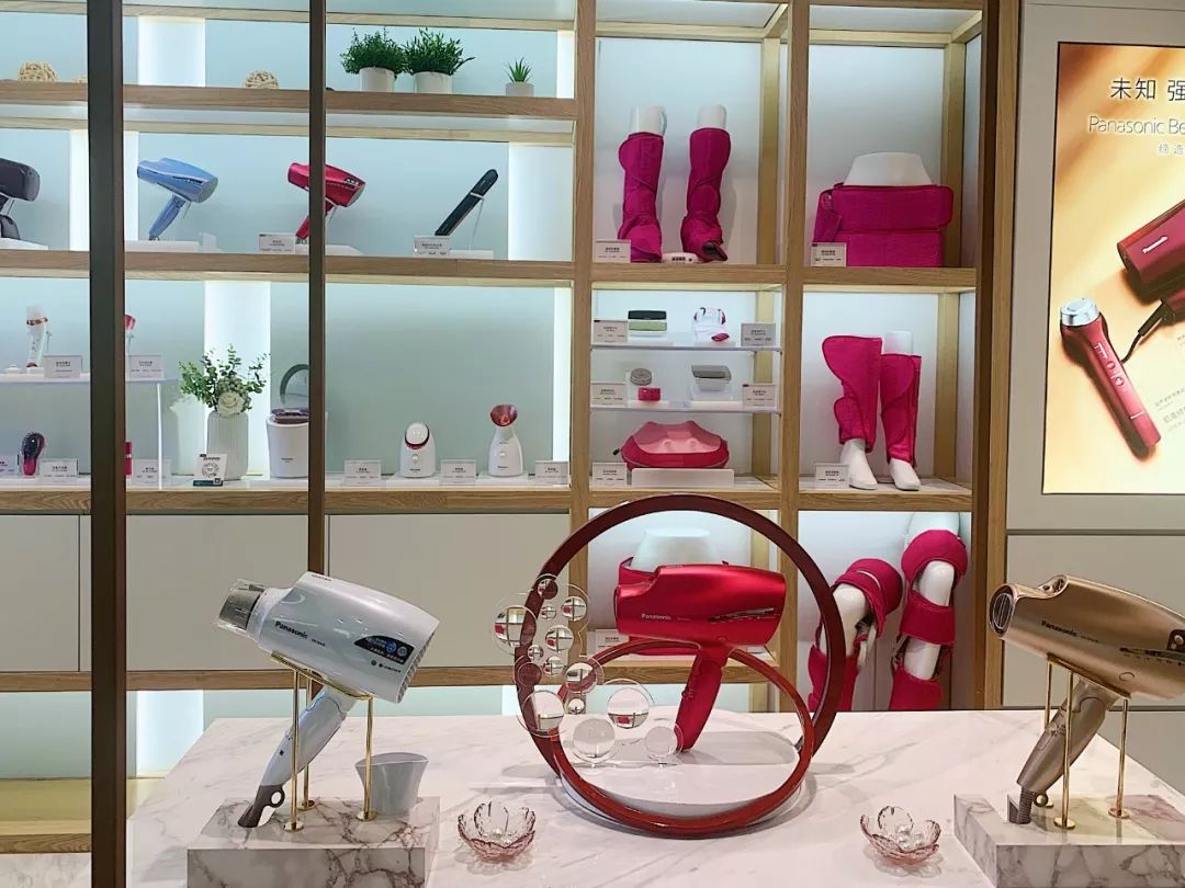 为了追上中国速度，101岁的松下电器找来了刘雯李佳琦