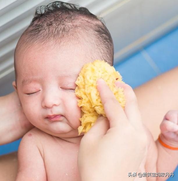 眼屎糊住眼睛睁不开小孩,宝宝眼屎多眼睛睁不开怎么擦掉