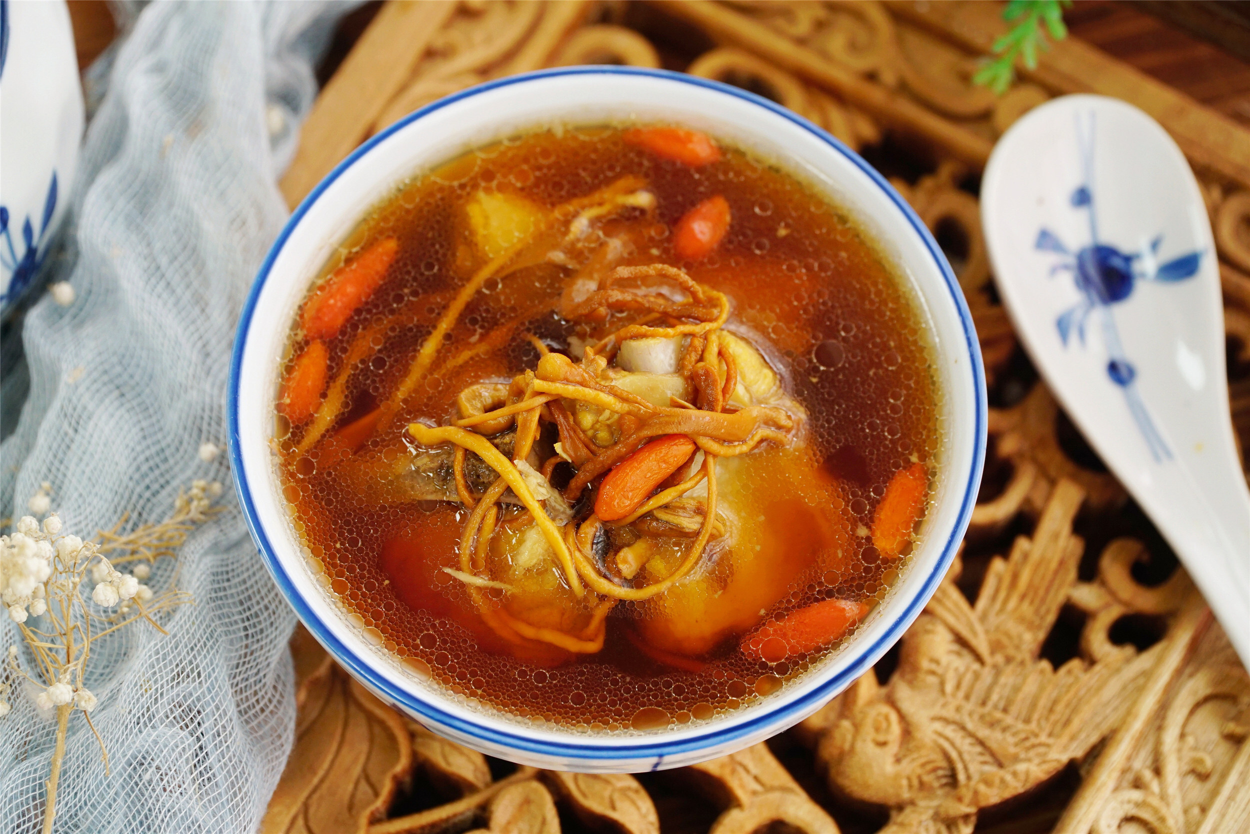 秋天有什么好的汤推荐,秋天季节做什么汤最合适