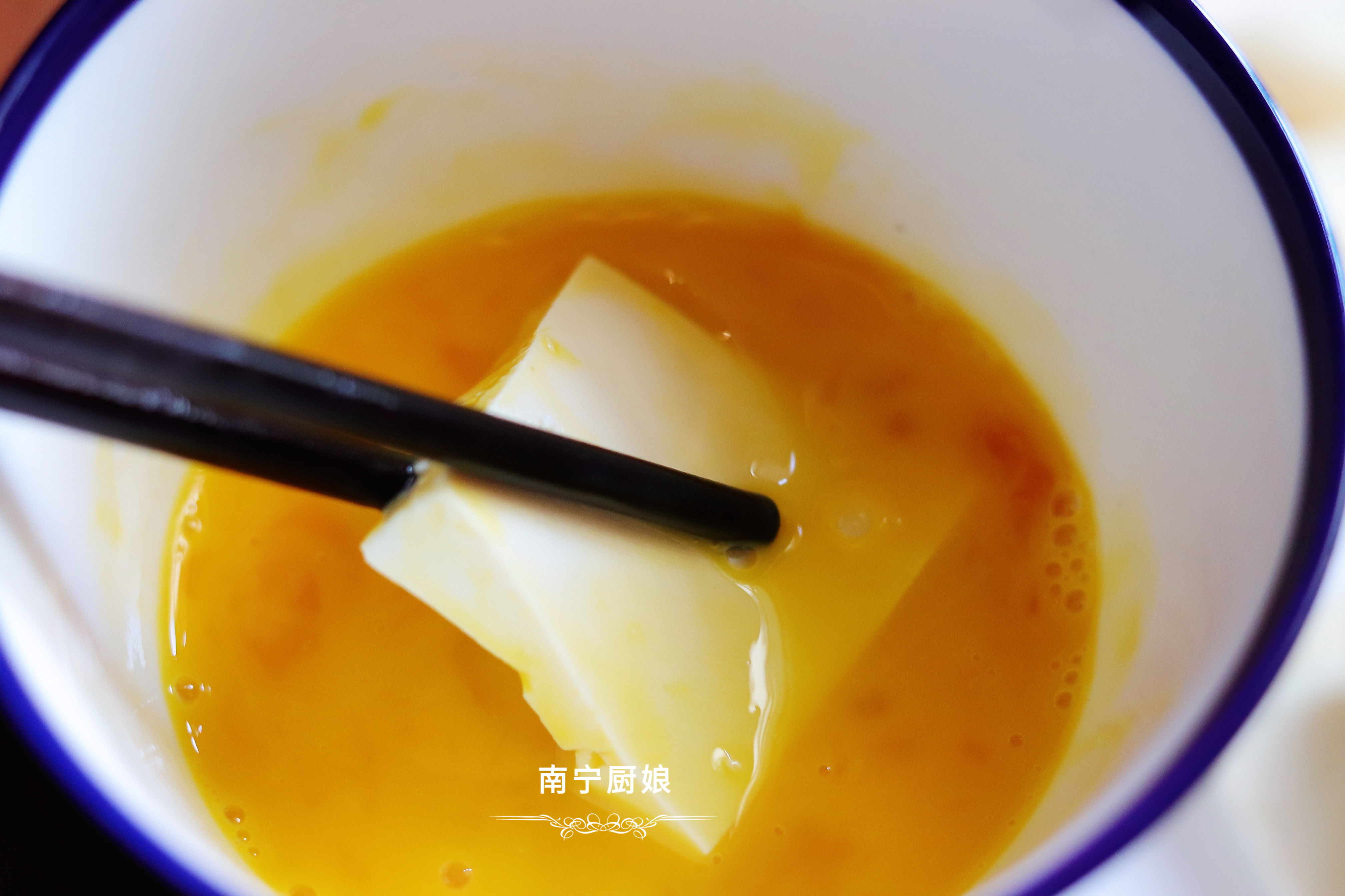 椒盐煎豆腐豆腐外酥里嫩怎么做,豆腐的做法简单又好吃煎豆腐