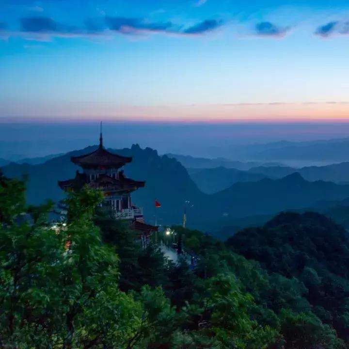 写意云山秀水国画图片,写意山水林间幽境