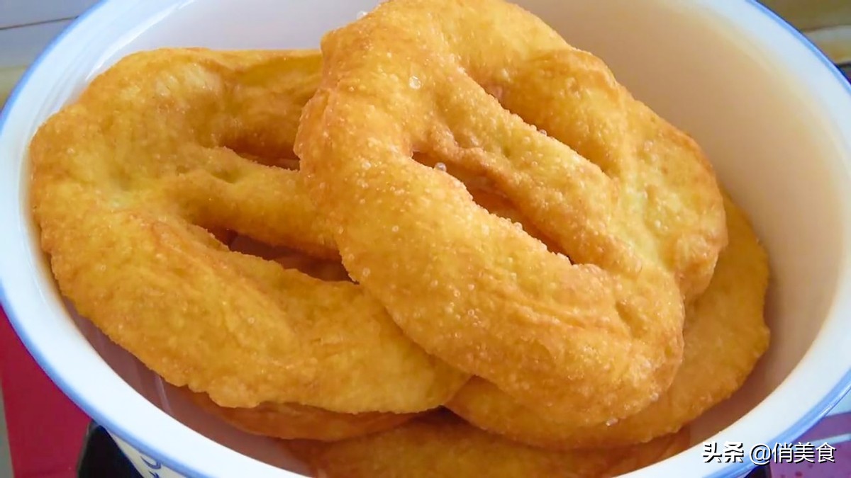 油饼怎样和面才酥软好吃,怎样做油饼和面才松软好吃