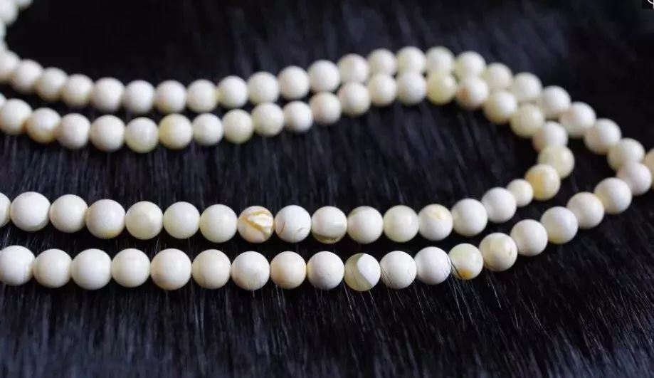 各种造假蜜蜡都会暴露出真身,蜜蜡造假的6大内幕学会避免被宰