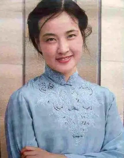 刘晓庆回顾十六年前的逃税案始末,刘晓庆当年欠了多少税款