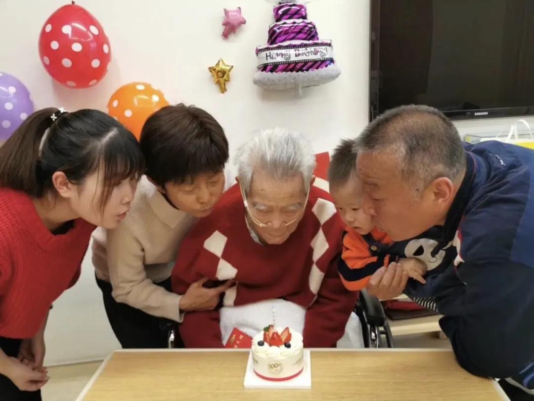 祝福95岁老人祝福语,祝95岁老人生日句子