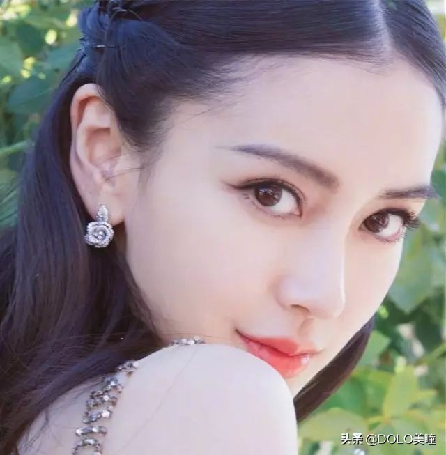 女生怎么选择眼镜好看,女生买什么样的美瞳显得眼睛有神