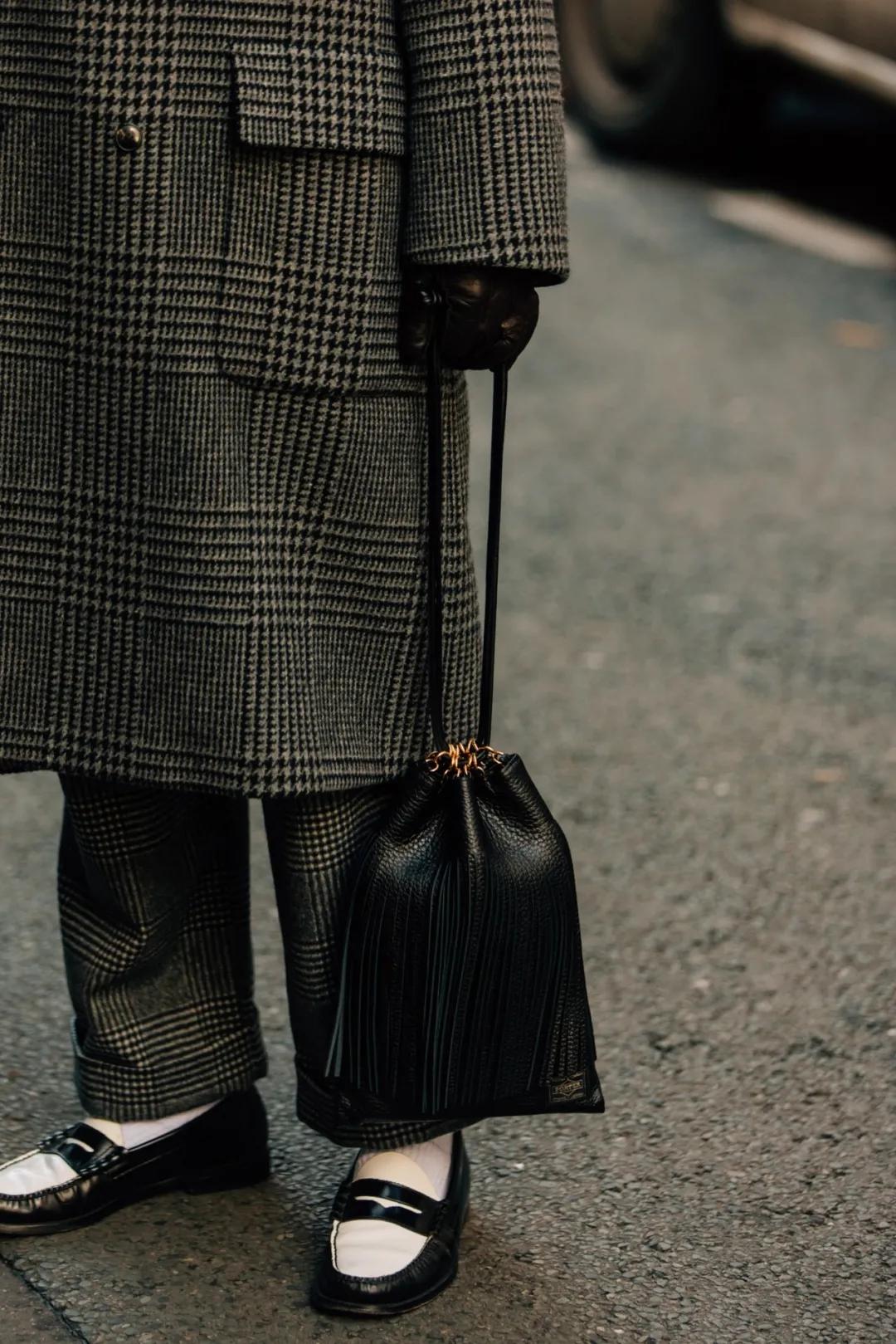 乐福鞋2024最新款简单大方,白鞋乐福款