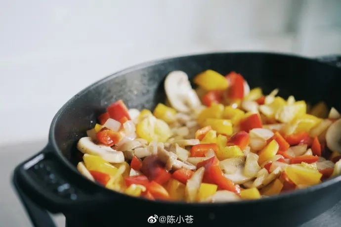 女明星生活费2万,上亿身家女明星日常