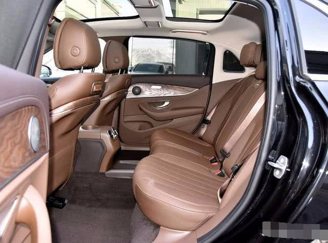 号称奔驰小s的车,奔驰小s白色售价多少