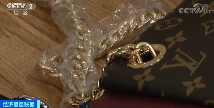 几十块钱的名牌包真的假的,花2万买的包居然是假的