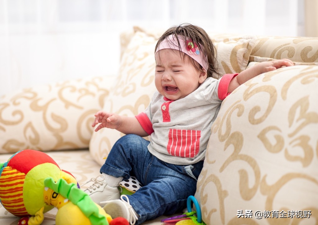 宝宝被欺负后很害怕,两岁以内宝宝被欺负