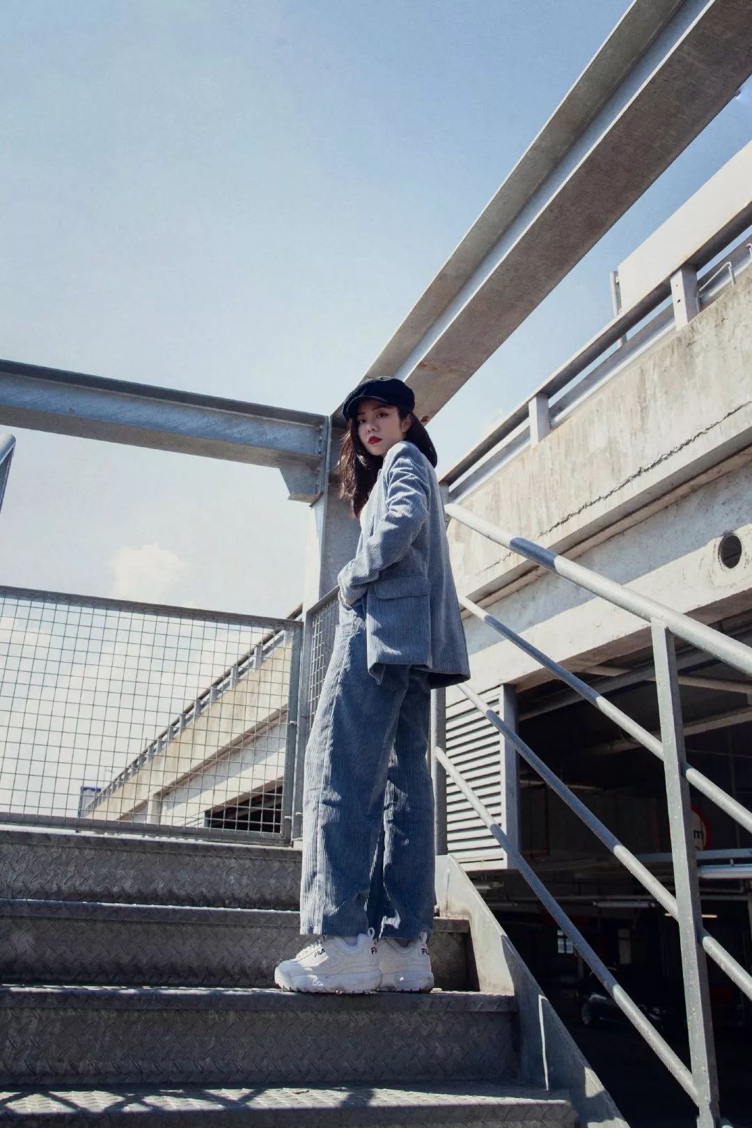 老爹鞋冬日时尚搭配图欣赏,一双老爹鞋穿四季