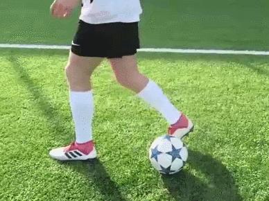 论骚只服最后这招，学会了就是球场最靓的仔