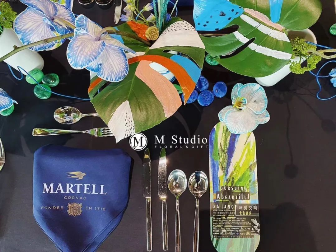 一不小心开了间花店，还和各种大牌合作，真的香