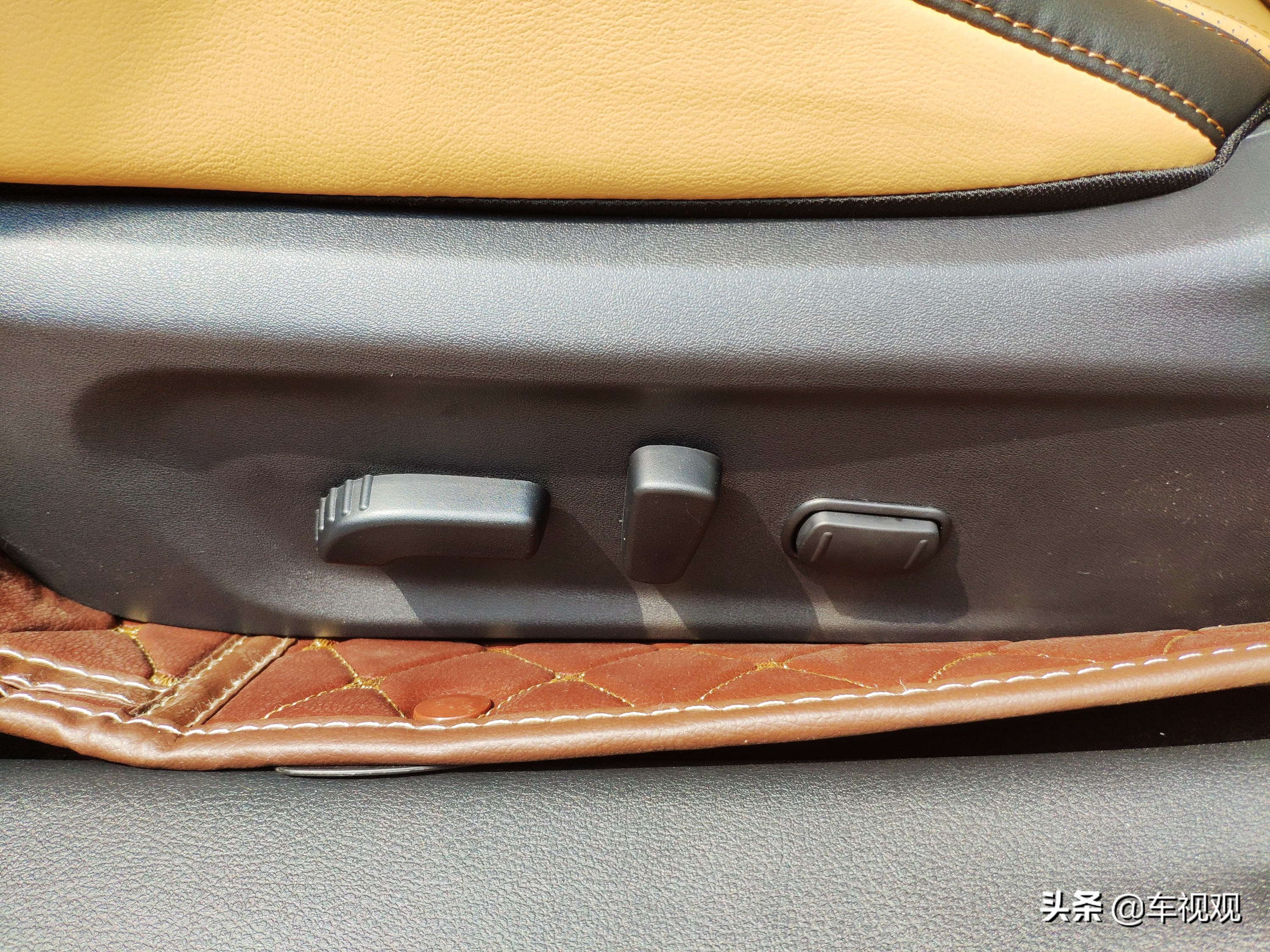 相信日系车的品质，花15万入手顶配日产轩逸，安全配置丰富