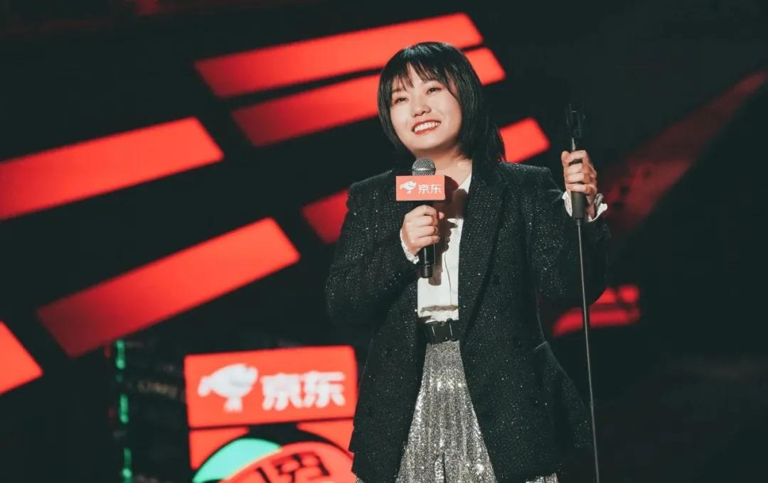 她最性感的地方，也不是大腿啊