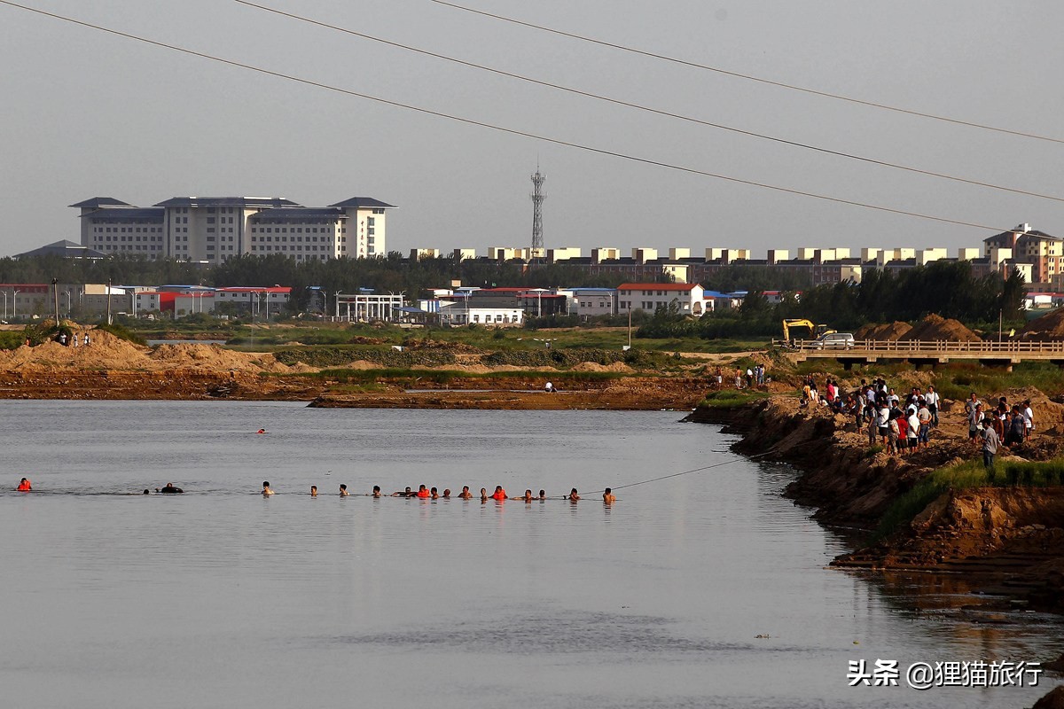 郑东新区白沙镇是中州名镇，因圃田大泽干涸留下满地白沙而得名