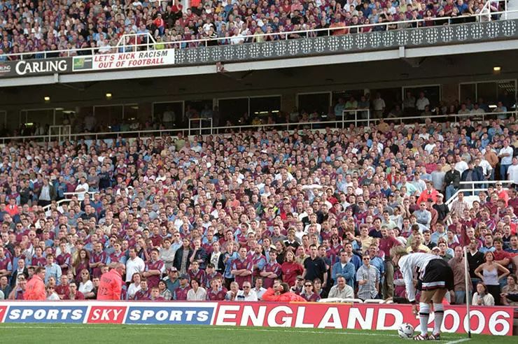 贝克汉姆建立球队4年的历程,贝克汉姆1998英格兰球衣