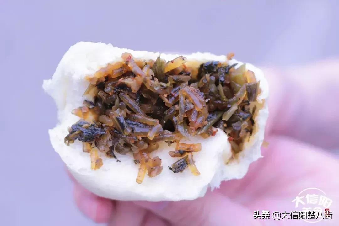 探店:信阳这家十年无名包子铺,据说排队到腿软也要吃?