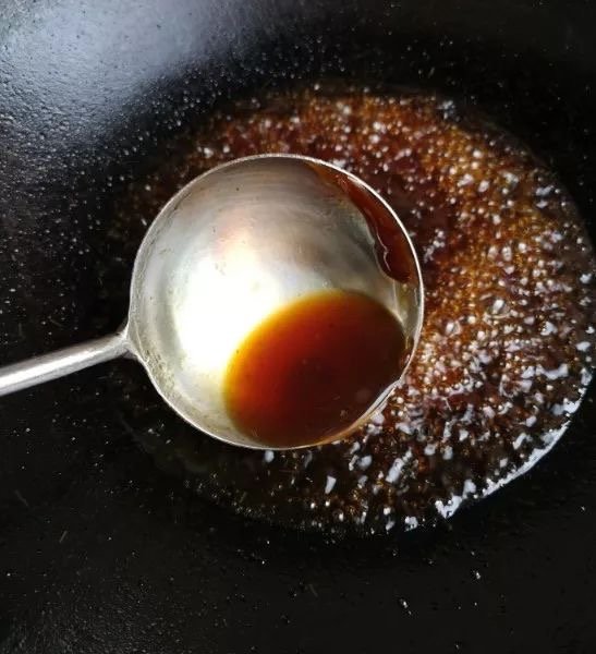 大厨教我炒糖色,自己做炒的糖色发苦