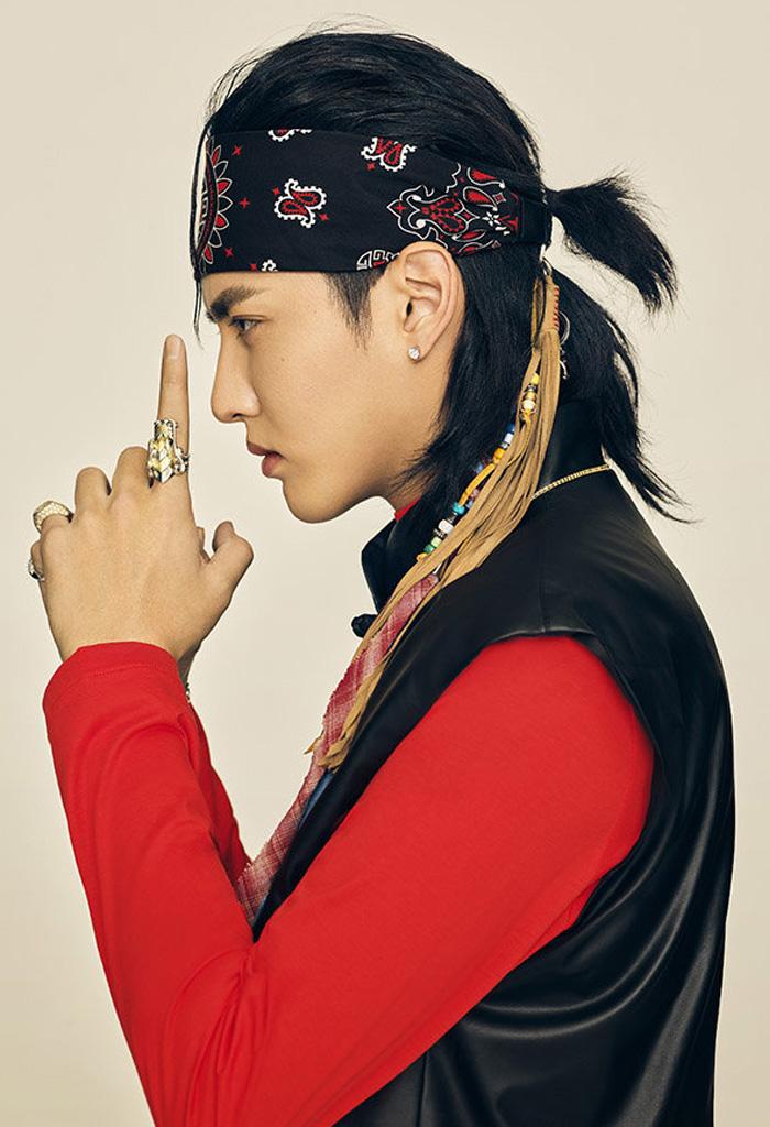 丝巾多种搭配让你变身时髦精,土气又廉价的丝巾穿搭技巧