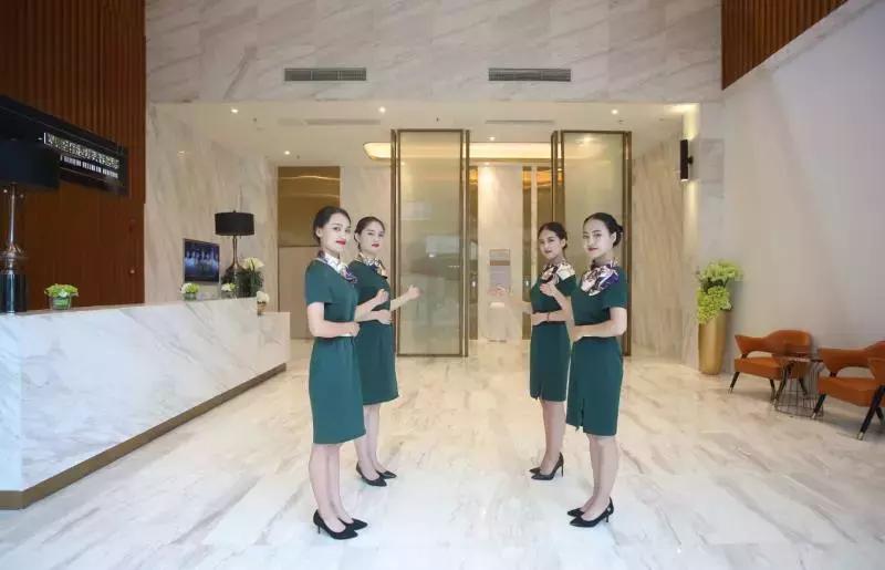 瑞信投资管理团队到访四川圣丽整形美容医院，了解医院发展情况