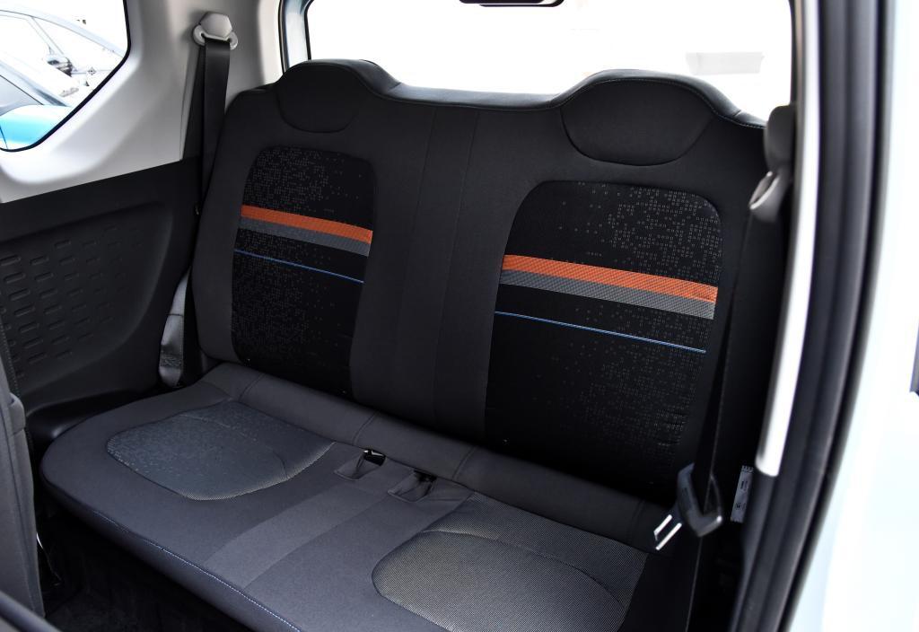 欧拉黑猫和宏光miniev哪个好,欧拉白猫小野猫和宏光miniev