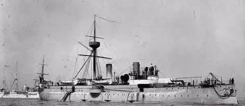 方伯谦丰岛海战无耻挂白旗，黄海再逃命撞沉友舰，舰长愤而自杀