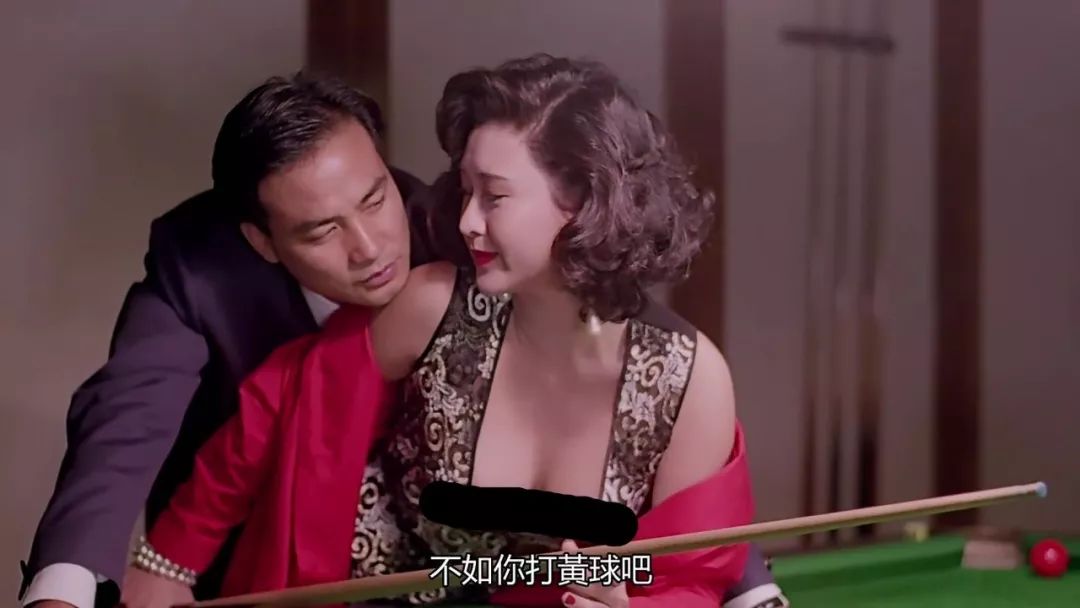 他是香港最低调的影帝，梳起飞机头他又是令人闻风丧胆的江湖大佬