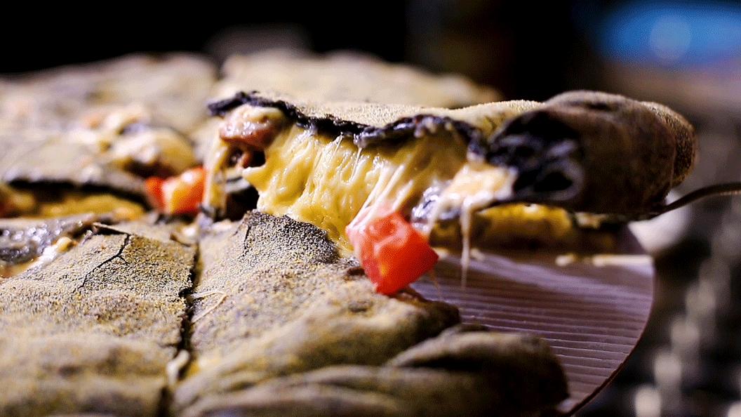 达明路上这家「黑店」，靠着瀑布芝士杀疯了