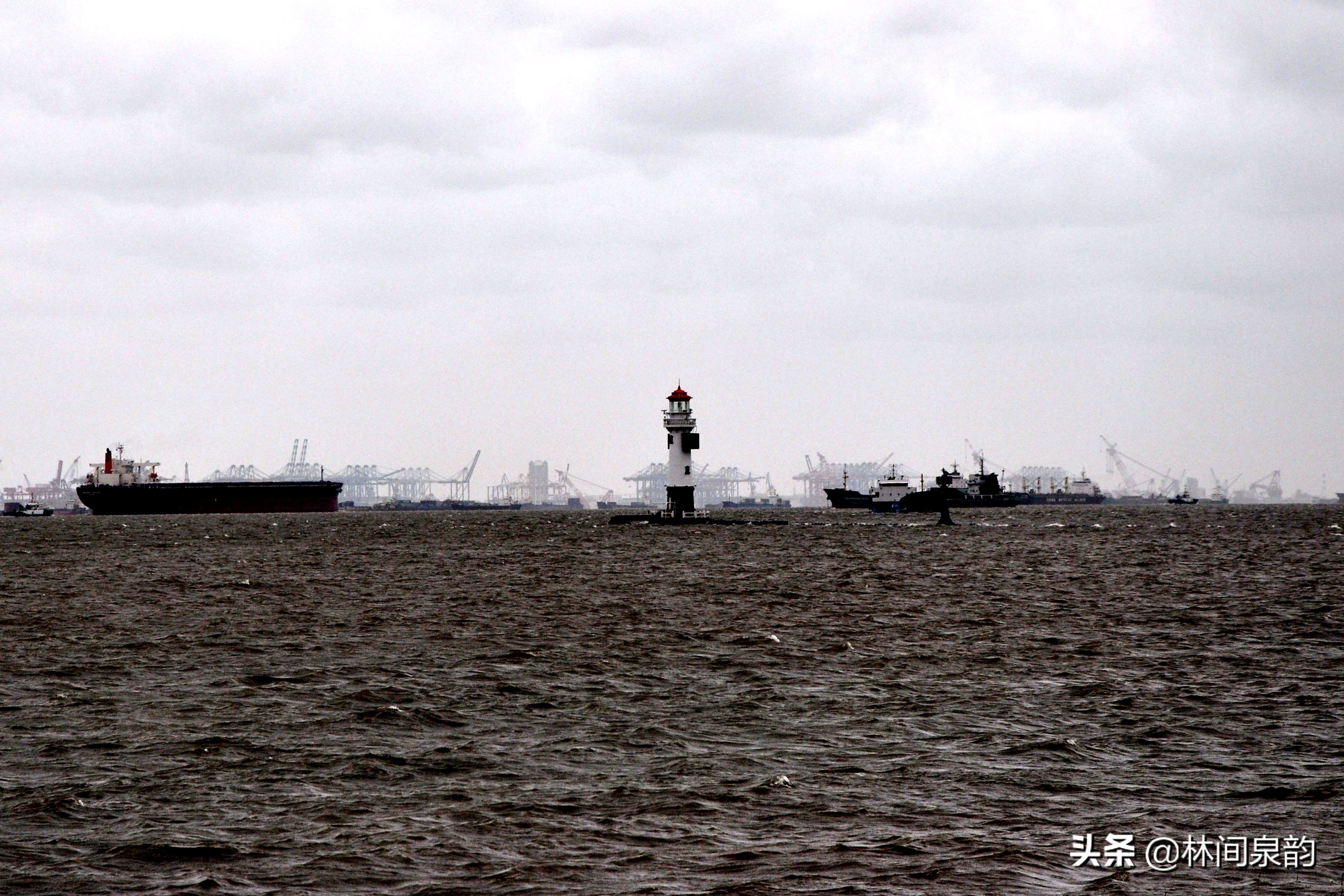 昔日守护边关今朝守护青山,昔日锁江炮台