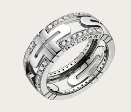 bvlgari鍝佺墝鍘嗗彶,涓夊垎閽熷搧鐗岀畝鍙瞓vlgari绡囦笅