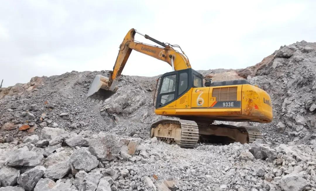 柳工20吨矿山版挖掘机,柳工700矿山挖掘机