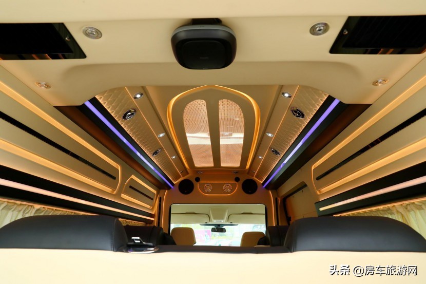 福客特进口福特商旅房车,福客特四驱越野商务单人房车