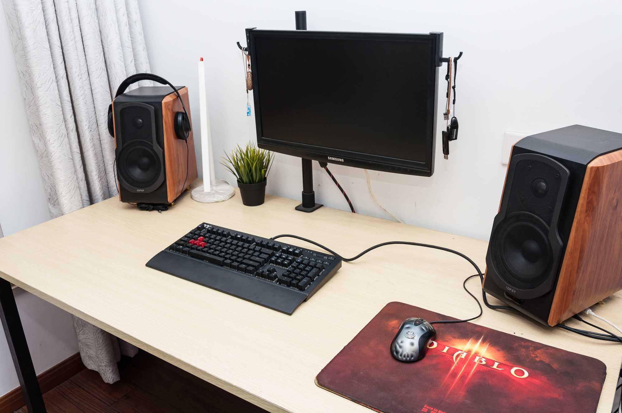 星脉x1银轴键盘开箱,血手光轴机械键盘评测