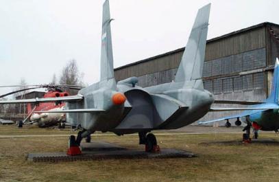 这事靠谱吗？航模爱好者设计顶级飞机，有位大师逆袭成功