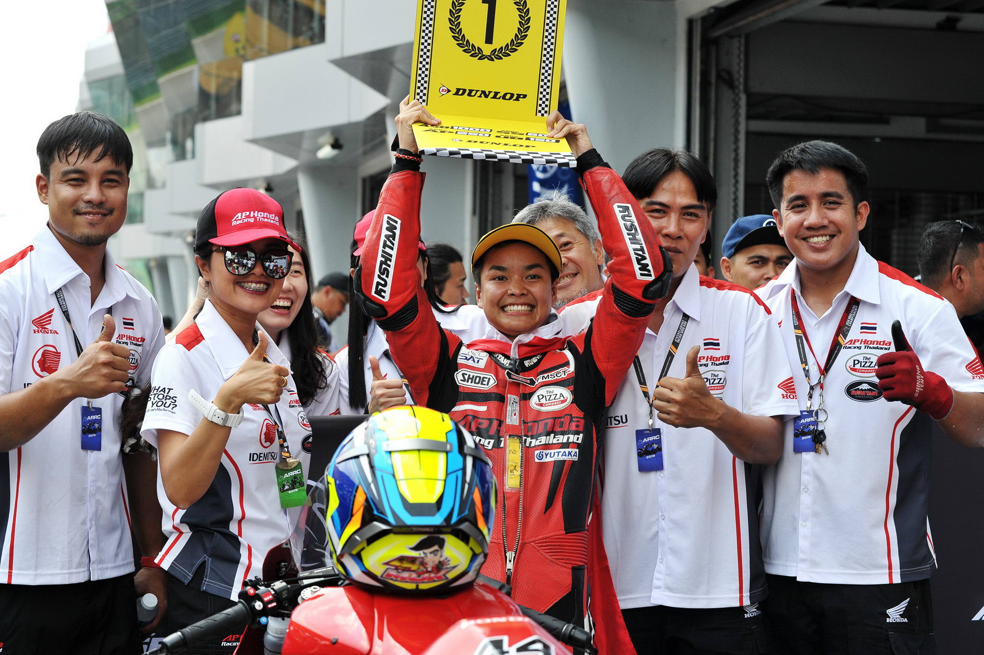 honda新一代cbr1000rr赛车亮相,本田cbr250rr中国上市