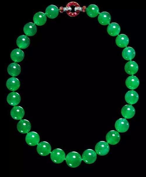 价值7亿的翡翠项链,一亿港元翡翠项链