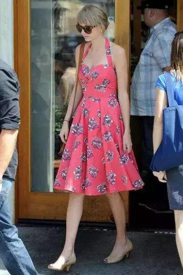 碎花裙泫雅风,lisa泫雅风衣服