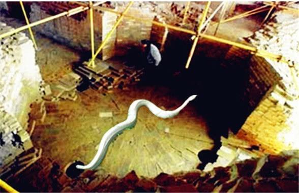 雷峰塔倒塌专家揭开白蛇之谜,雷峰塔出土的宝塔