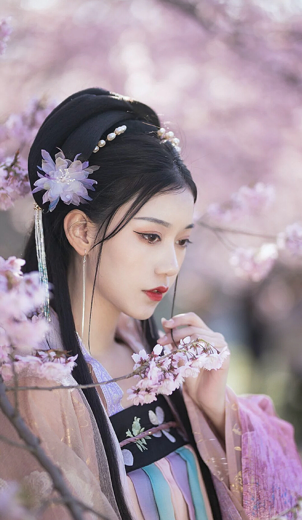 如何拥有精致的“小翘鼻”?不用开刀不用整容,学会这个就够了