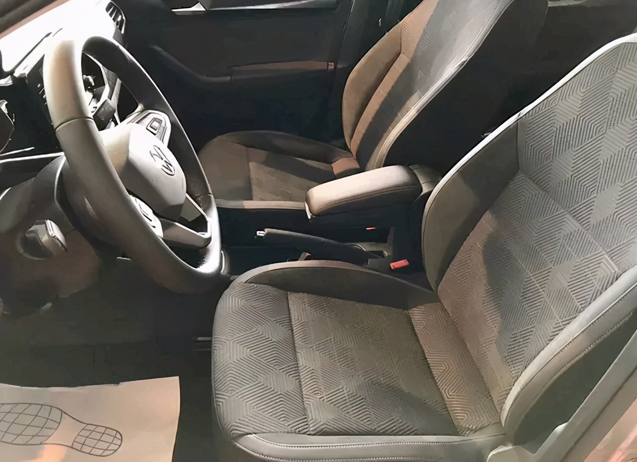 2009年polo与2009年飞度对比,大众poloplus2021款跟飞度哪个好