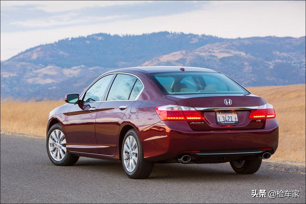 13.8万买台二手雅阁值不值？朋友：为啥不加几万买新车