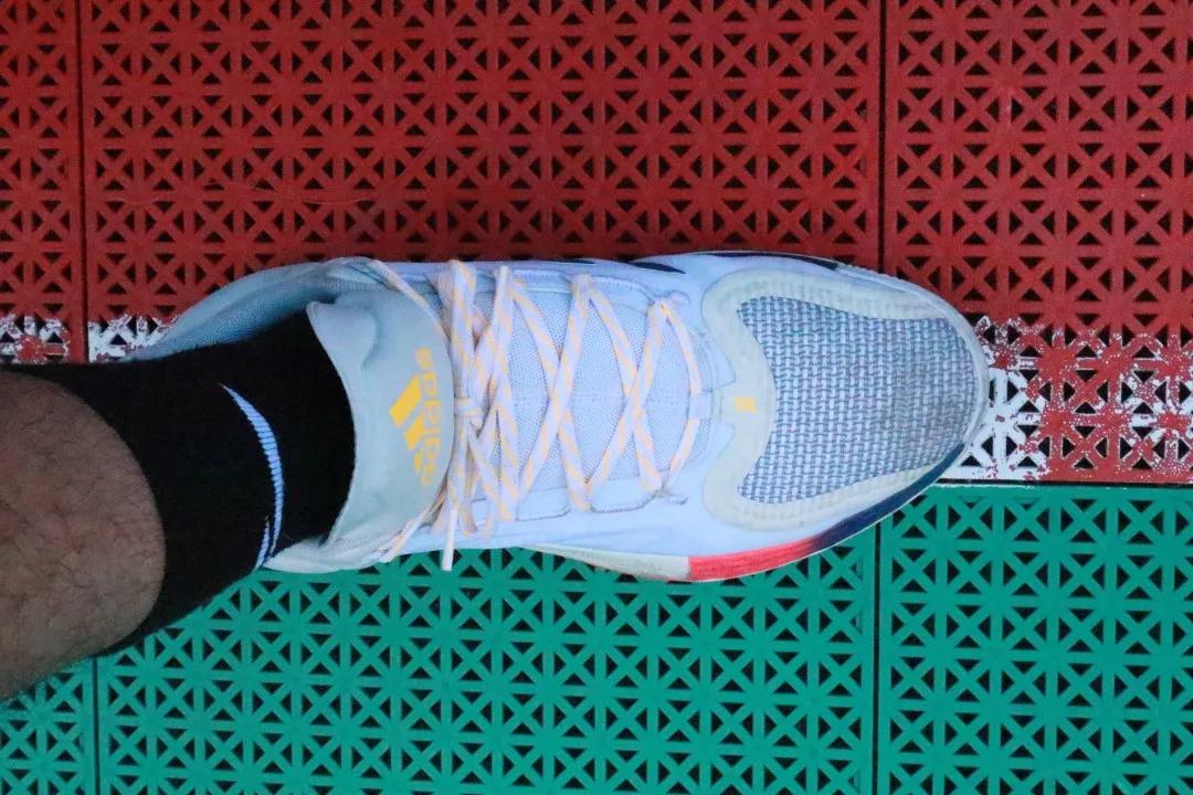 阿迪达斯罗斯11代实战测评,罗斯11实战测评