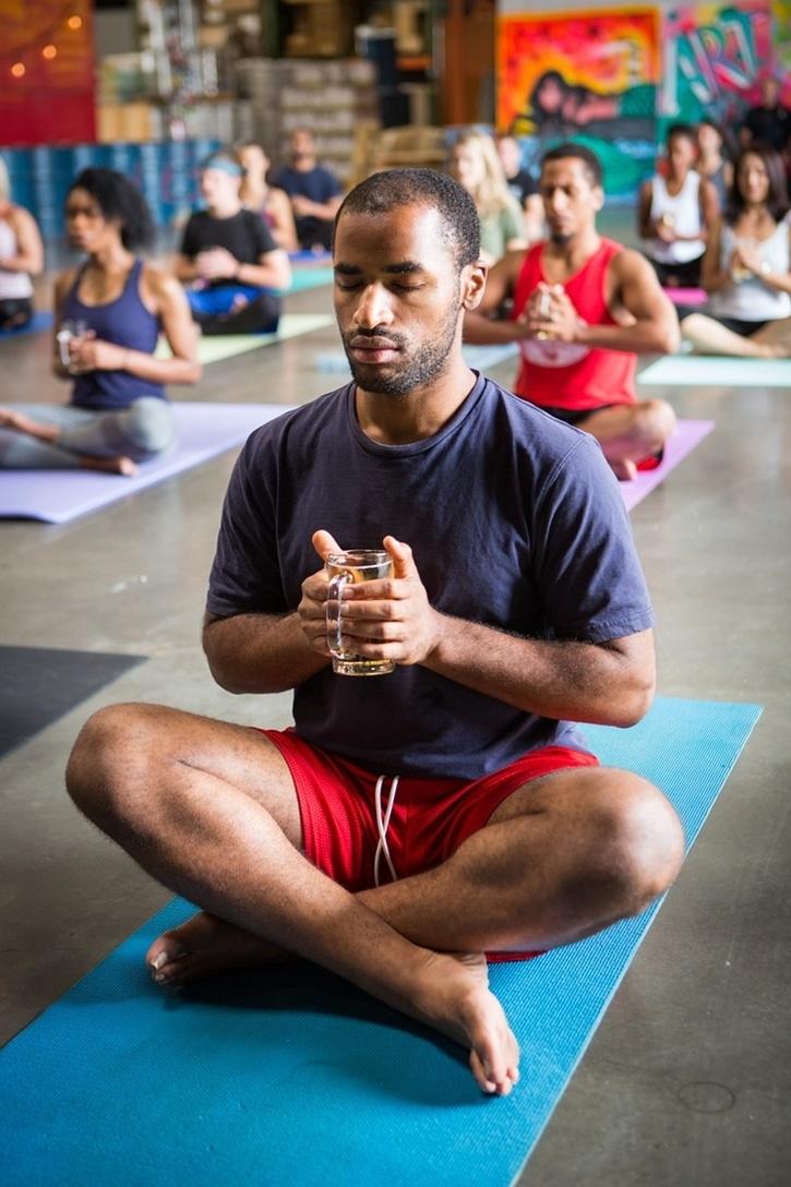 练习瑜伽每逢佳节胖三斤,每逢佳节胖三斤要来练瑜伽