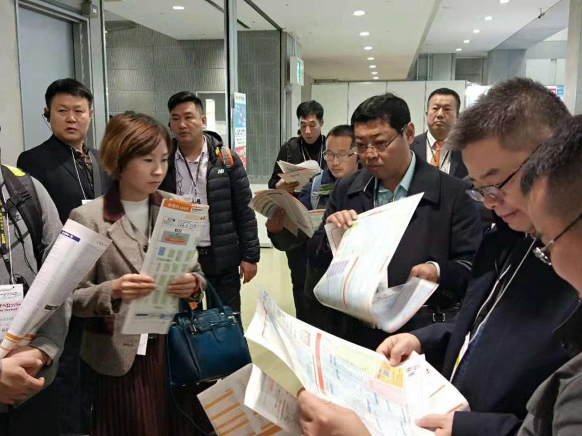 苏州小区引进日本物业，鞭炮礼花齐上阵，网友吵翻：请记住历史