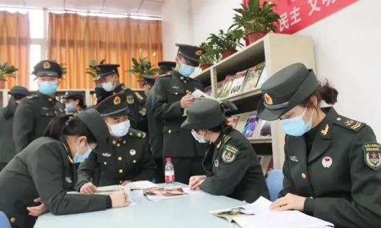 听说图书管理员很轻松？看这位“90后”现身说法