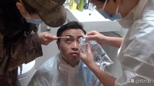 女孩把502当成眼药水滴,502胶水误当眼药水视频