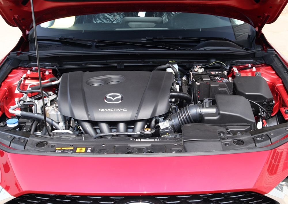 新款马3试驾,新马自达3试驾视频1.5手动挡