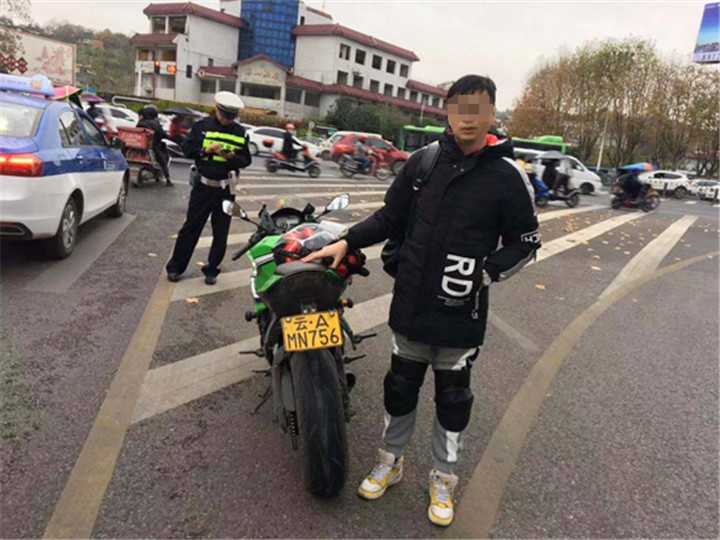 又是“云AMN756”！用此号牌的*牌套**摩托，贵阳已经查获两辆了